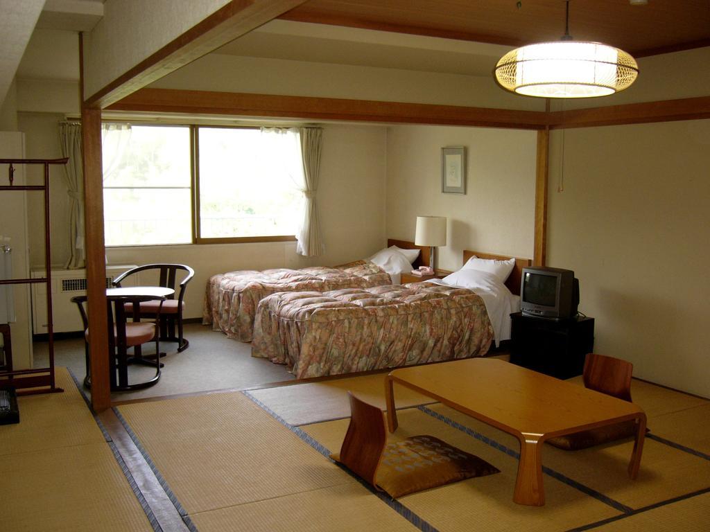 Kidoike Onsen Hotel Yamanouchi  Exterior photo