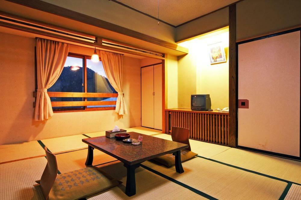 Kidoike Onsen Hotel Yamanouchi  Exterior photo
